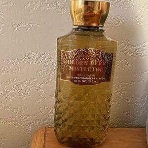 BBW Golden Berry Mistletoe Body Wash